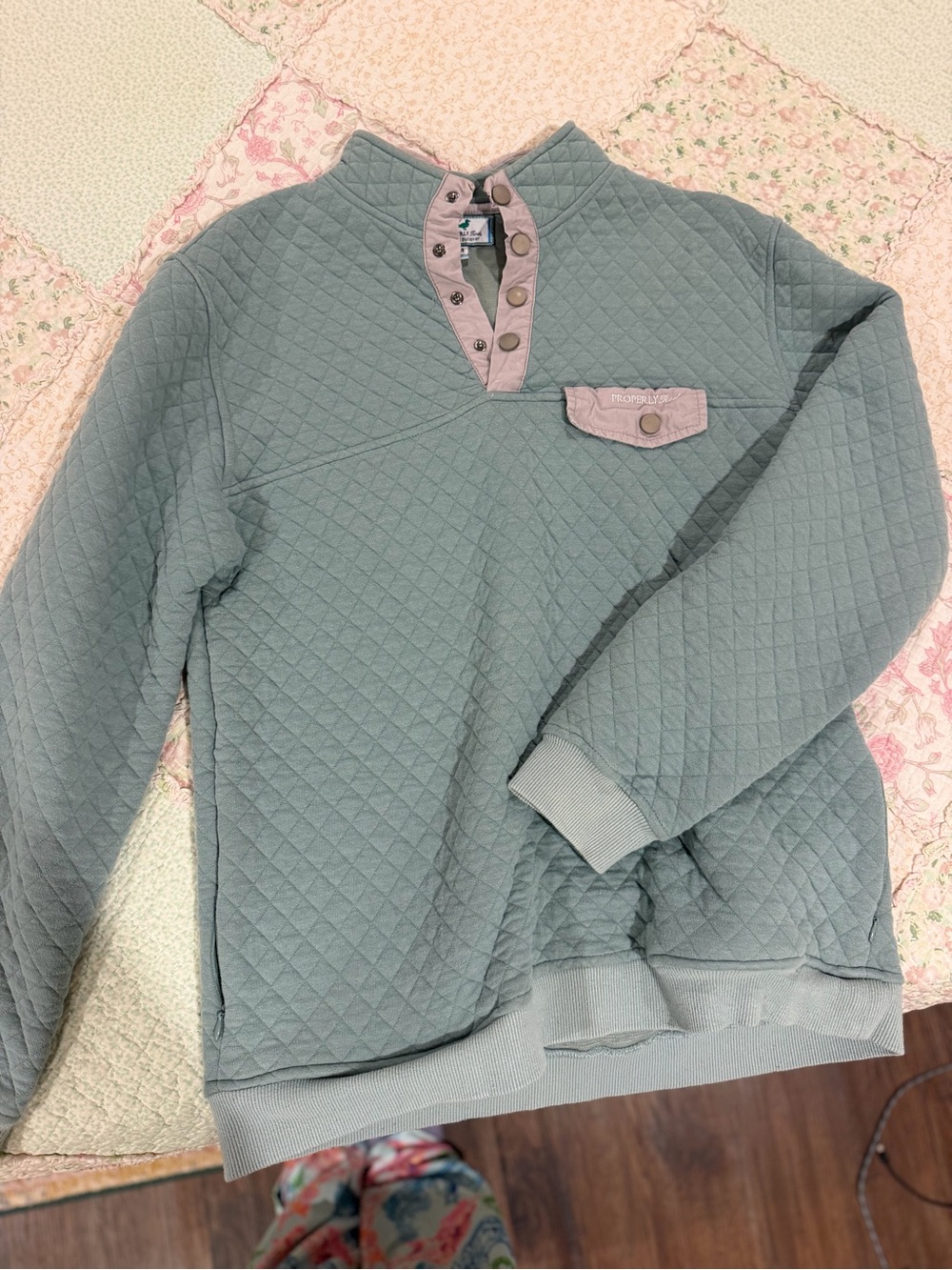 Women’s Properly Tied Quilted Pullover in Sage Green